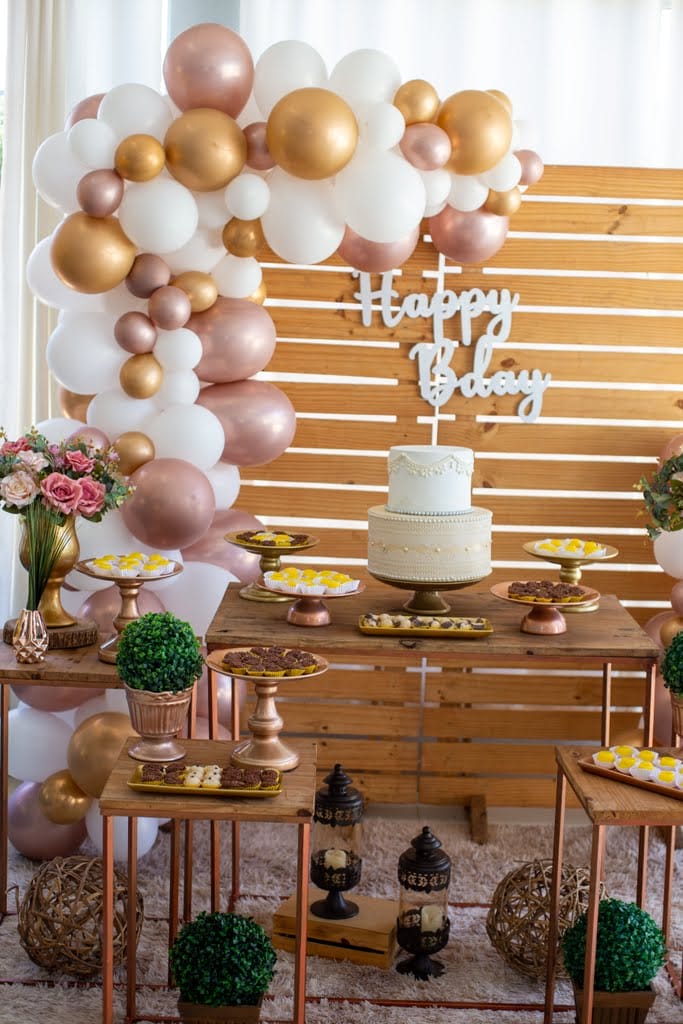 Doğum günü fotoğraf köşesi balon dekoru