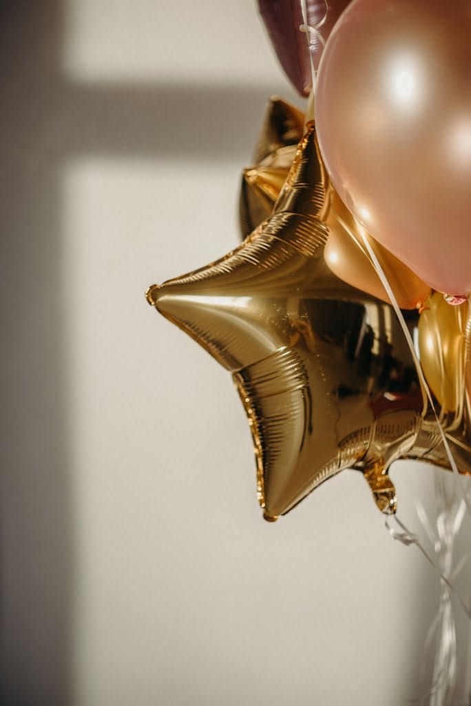 Gold folyo yıldız balon detayı