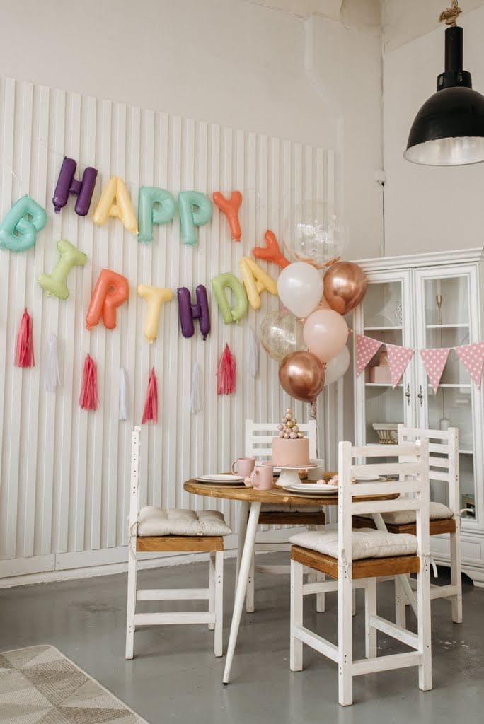 Happy birthday ev konsepti