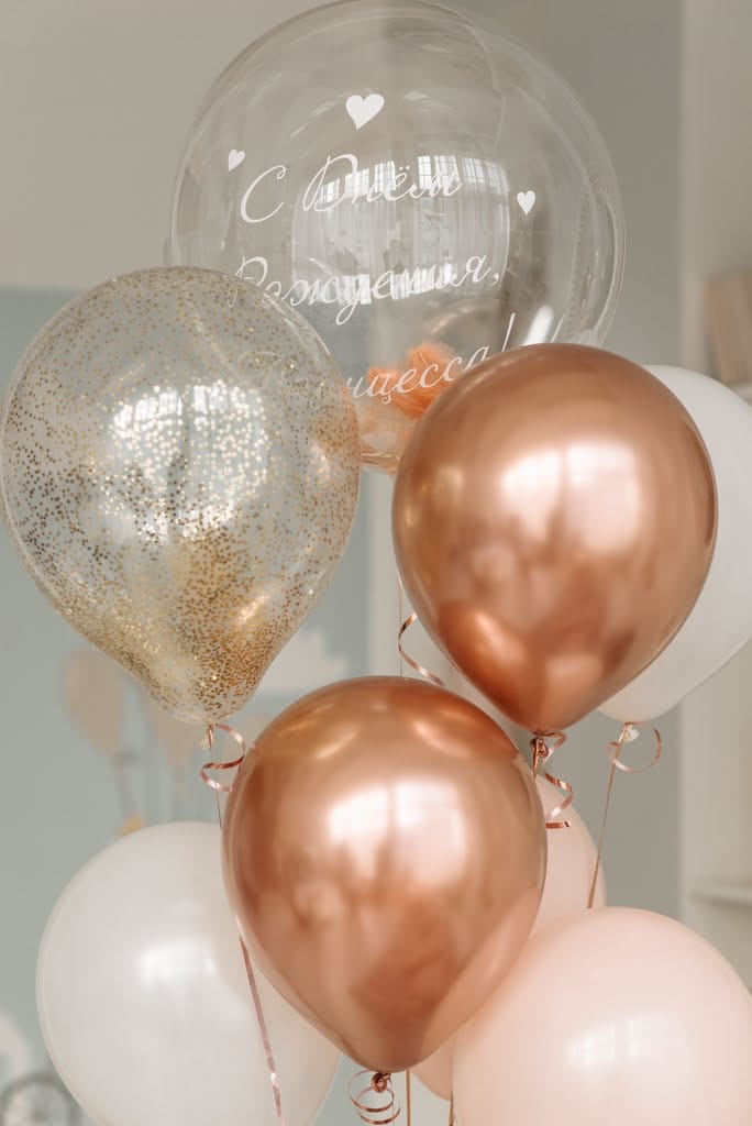 Şeffaf ve rose gold uçan balon seçenekleri
